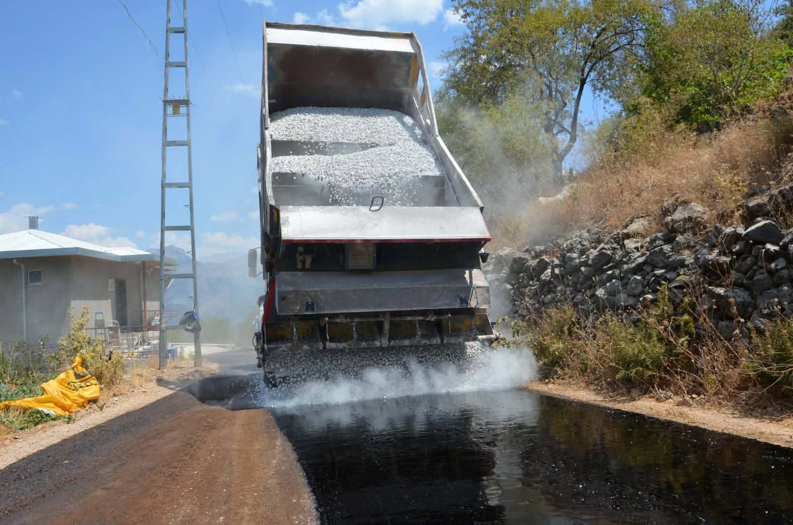 Büyükşehir Belediyesi’nden Alanya’da asfalt seferberliği...