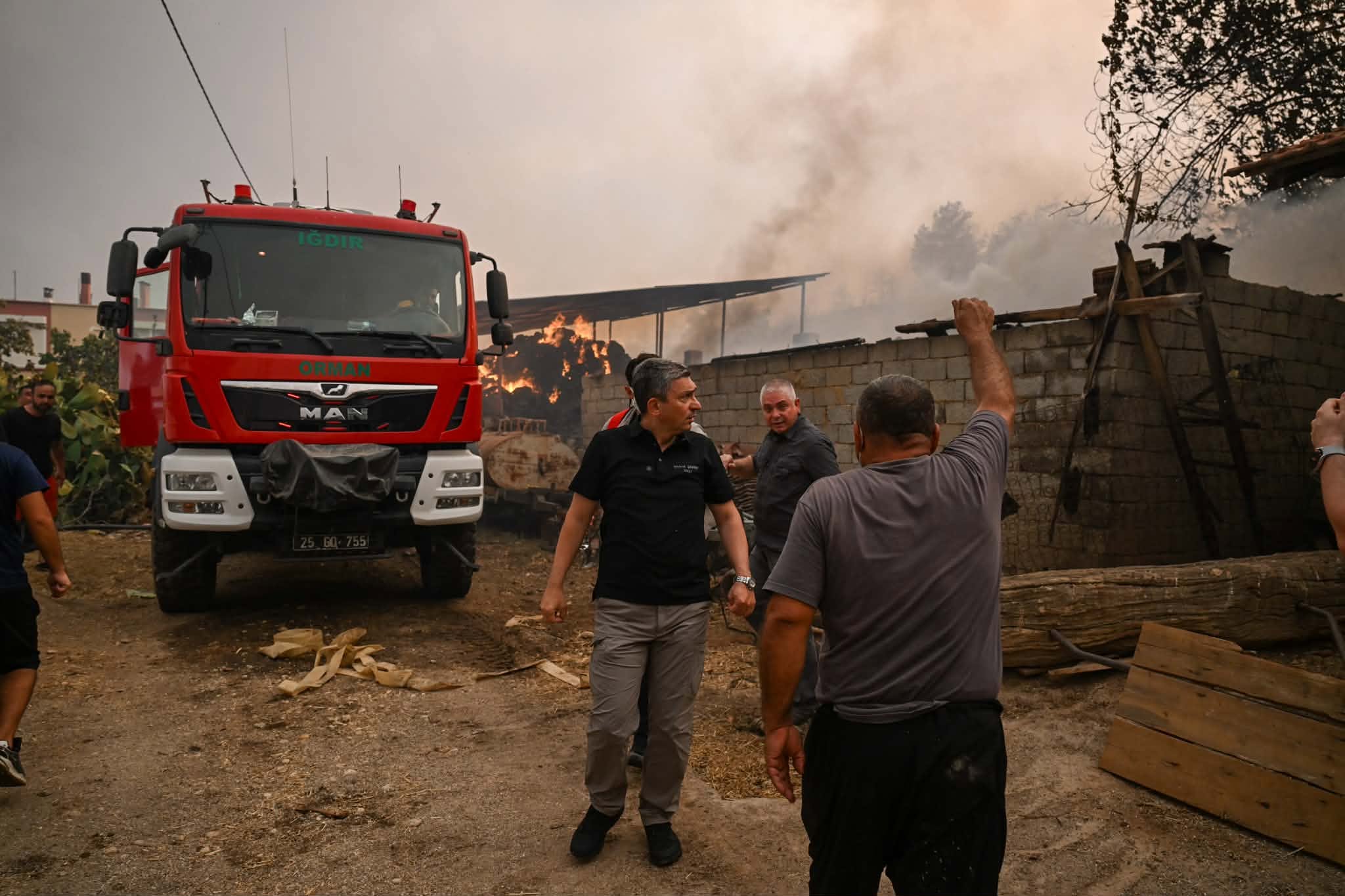 VALİ ŞAHİN, YANGIN BÖLGELERİNDE İNCELEMELERDE BULUNDU...