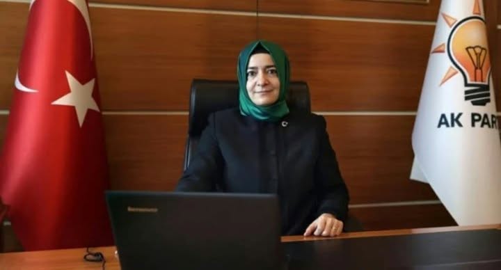 Fatma Betül Sayan Kaya AKP'deki görevlerinden istifa etti...  