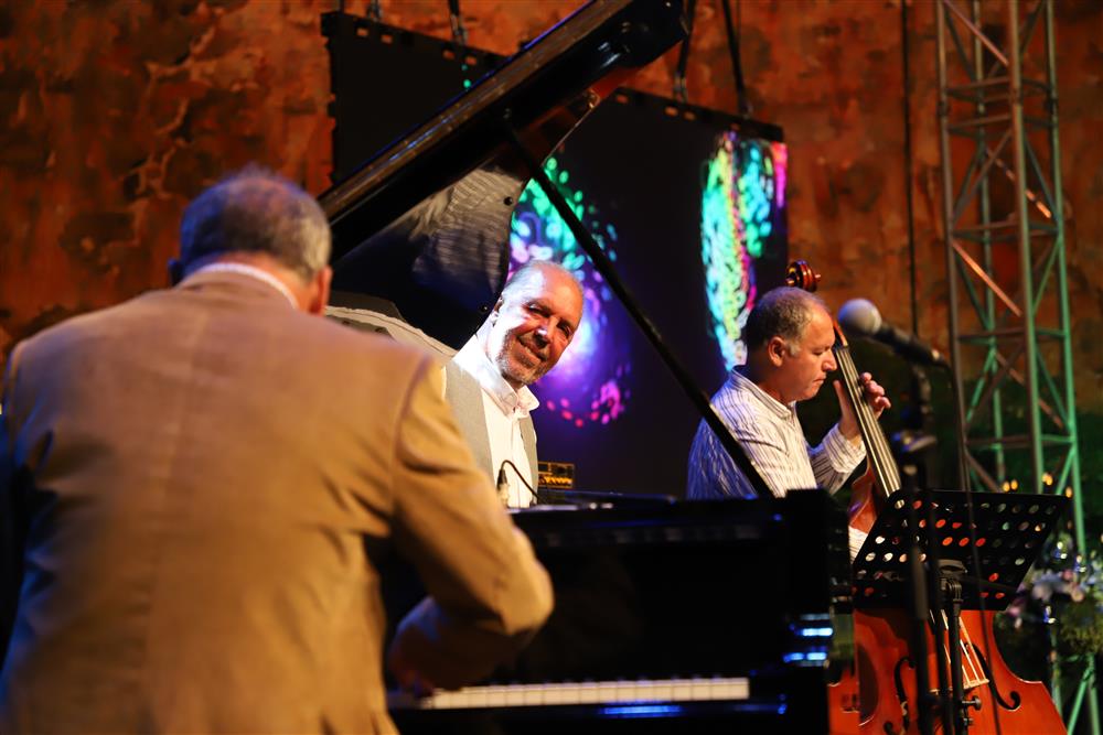 105473816500683072 dbaa8