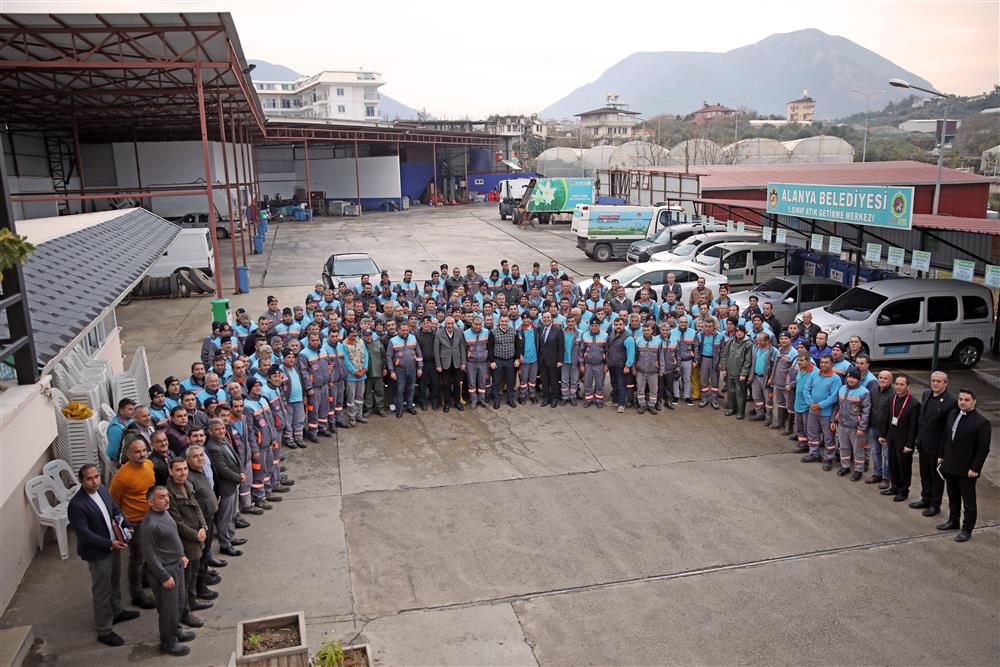 1 MAYIS VE BAŞKAN YÜCEL 2 92ae4