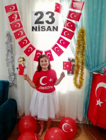 23 NİSAN CİCİ KIZ 1 94305298 950397842074478 6312701437981753344 n 3f288