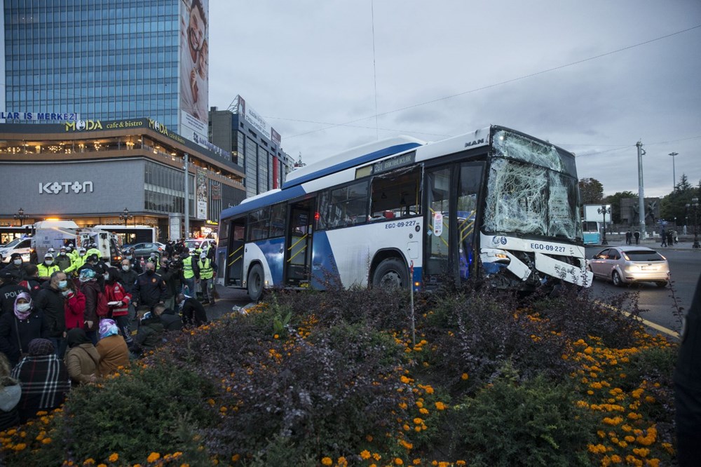 2 otobus çarpıştı 4 1jhG3nrJE0msqKd8wOr2BQ 4fc18