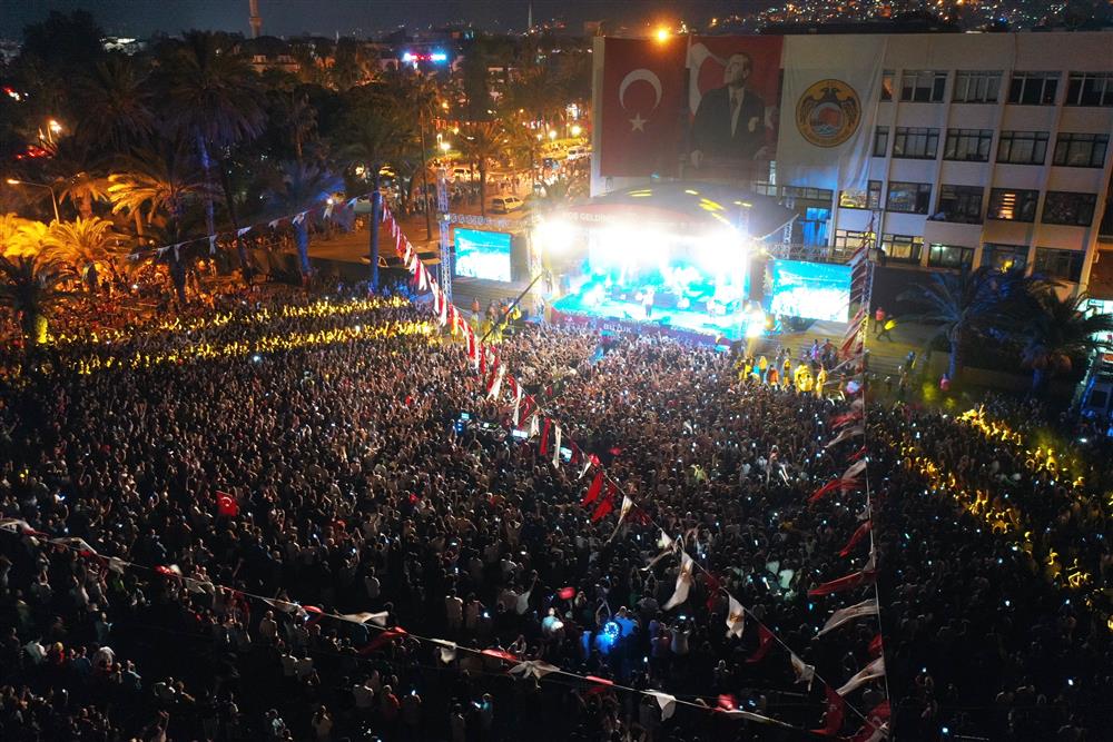 30 AĞUSTOS GECESİ 5 KONSER 65dcd