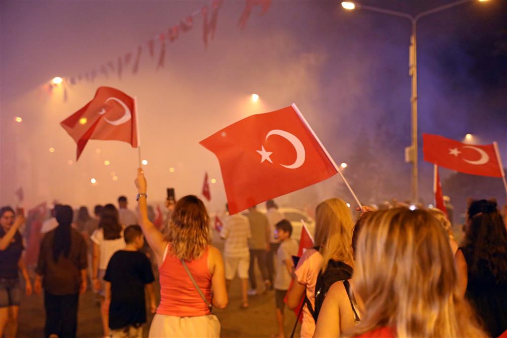 30 AĞUSTOS GECESİ 7 ae045