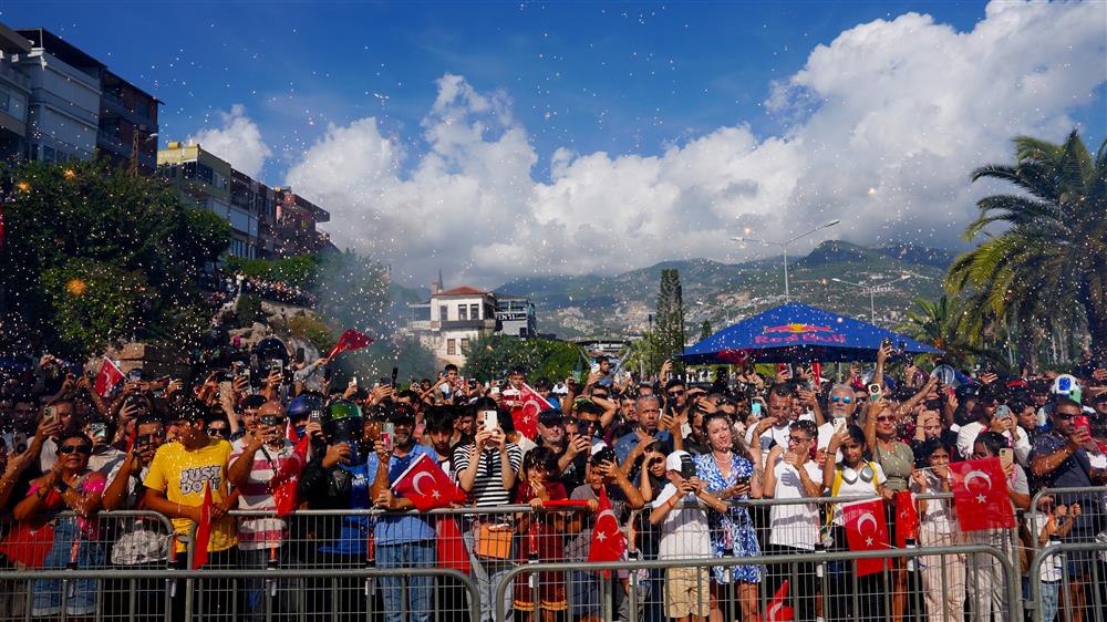 313094432341093312 0f63c