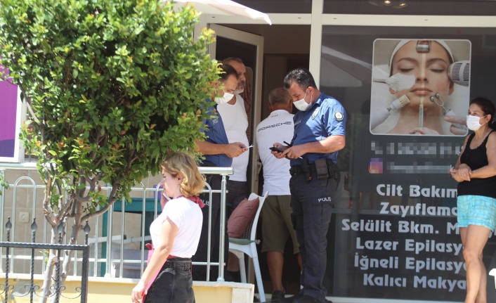 3 bıçak 2 balkonda oturan kadina 3 bicak darbesi h39772 1708f 8c372