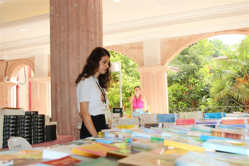 4.KİTAP FUARI 2 0883d