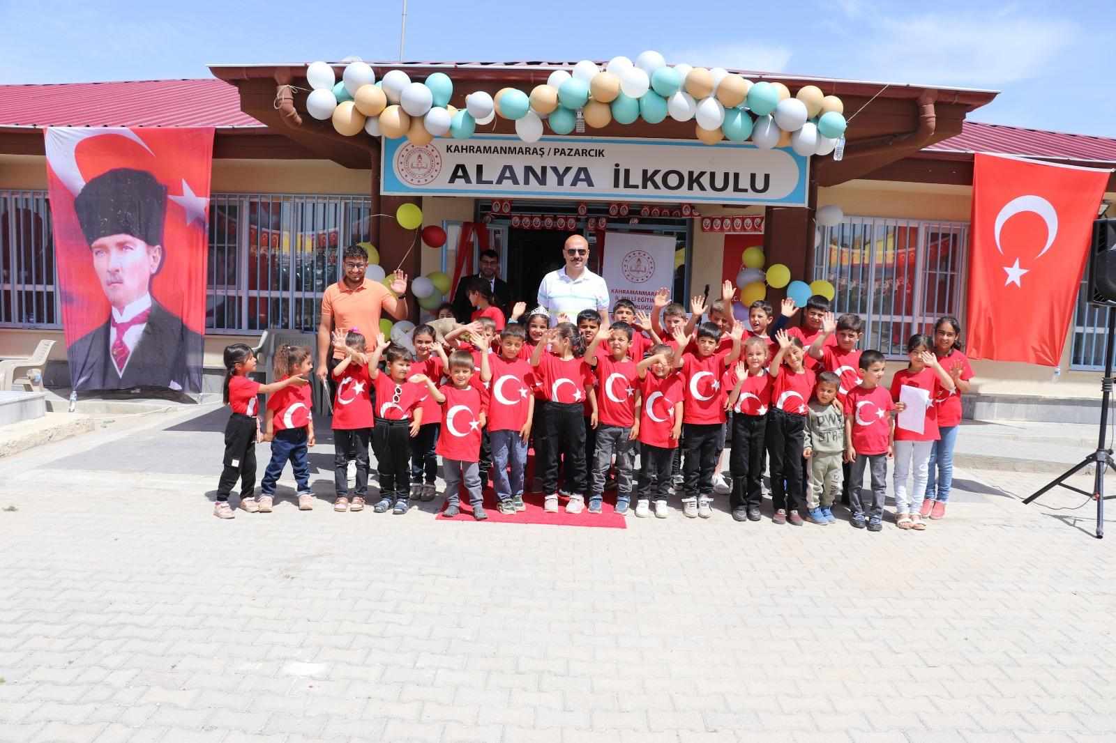 TÜRKİYE'DE İLK KEZ ALANYA İLKOKULU ADINDA BİR İLKOKUL AÇILDI...