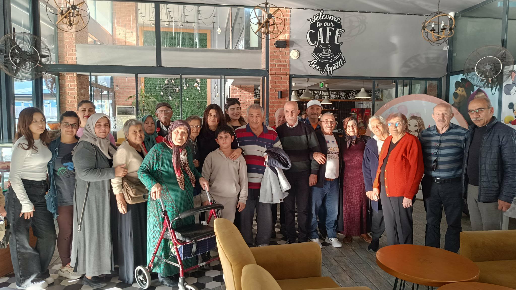 ALANYA KAHVELAND CAFEDE YÜREK SICAKLIĞI...