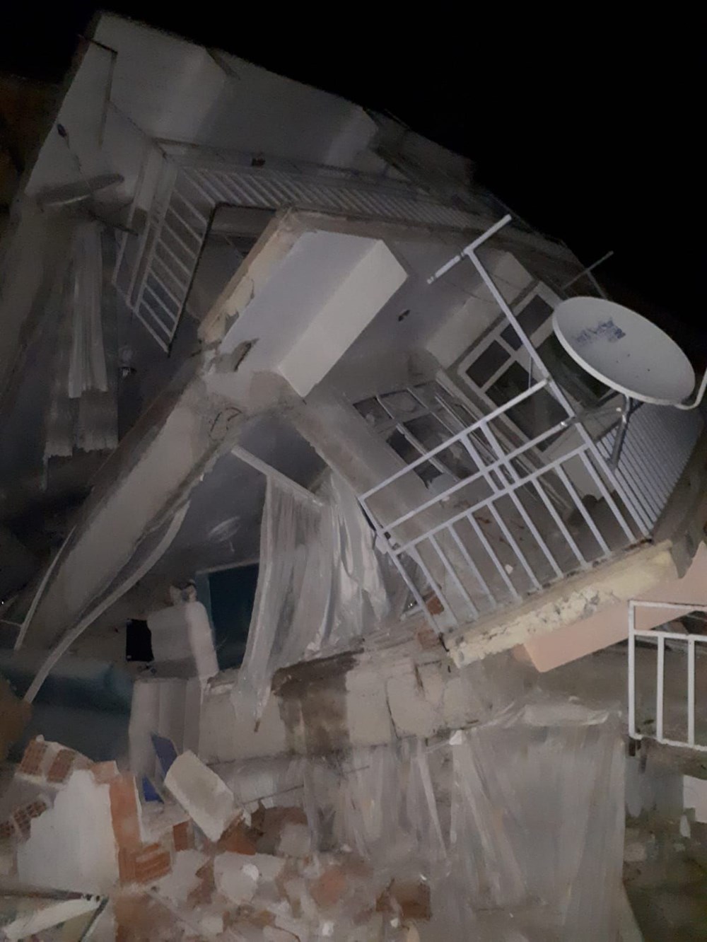 6.8 deprem 4 jHPEwGwuKU6p jlhOZ7y6g 8475e