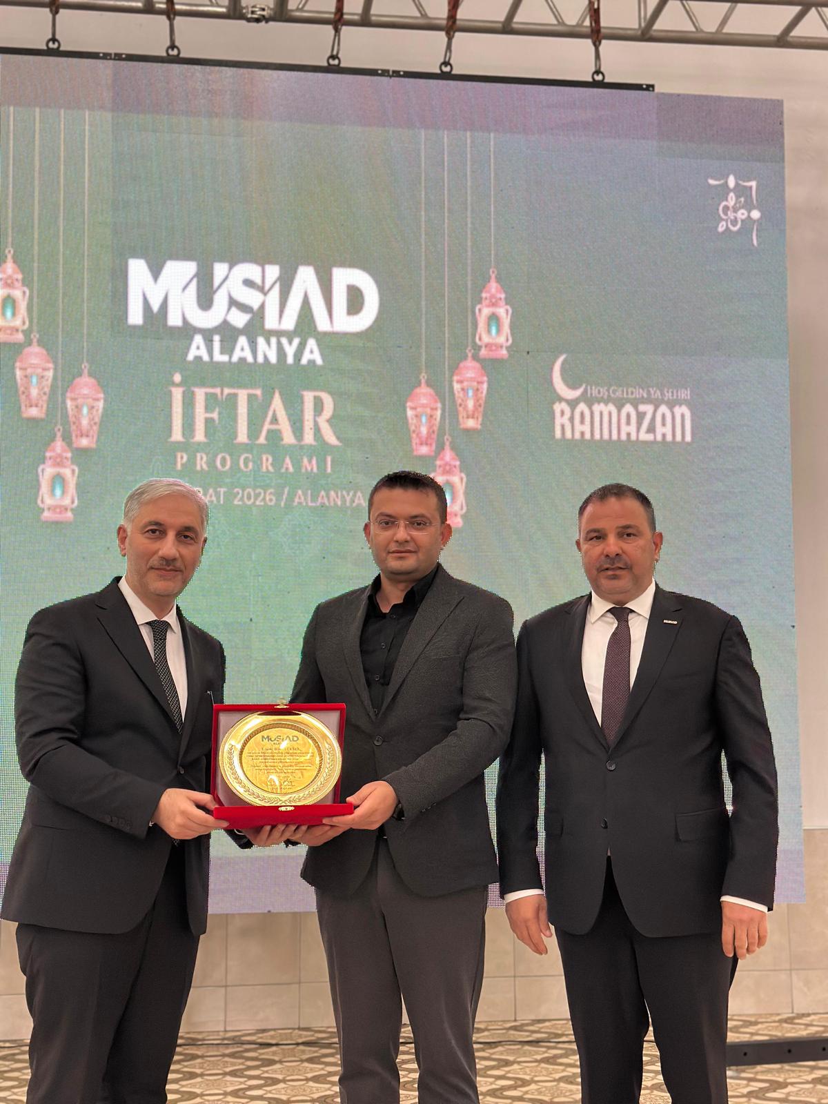 641657132 979190861456581 9178417950382623926 n 3b551