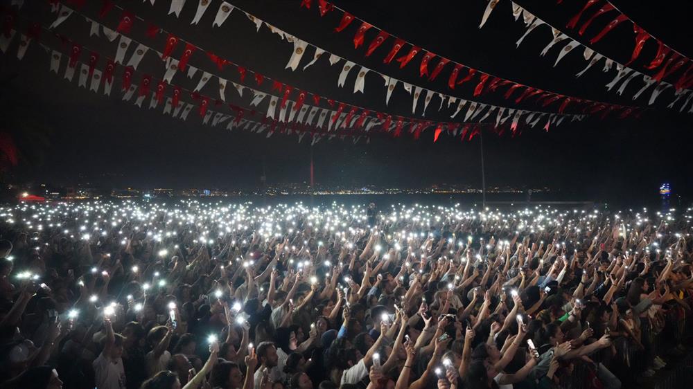 661823104398834944 8b145