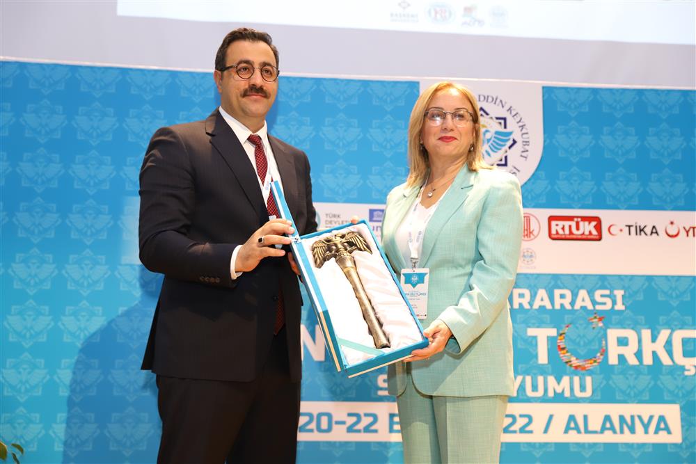 758118400281503616 9b313