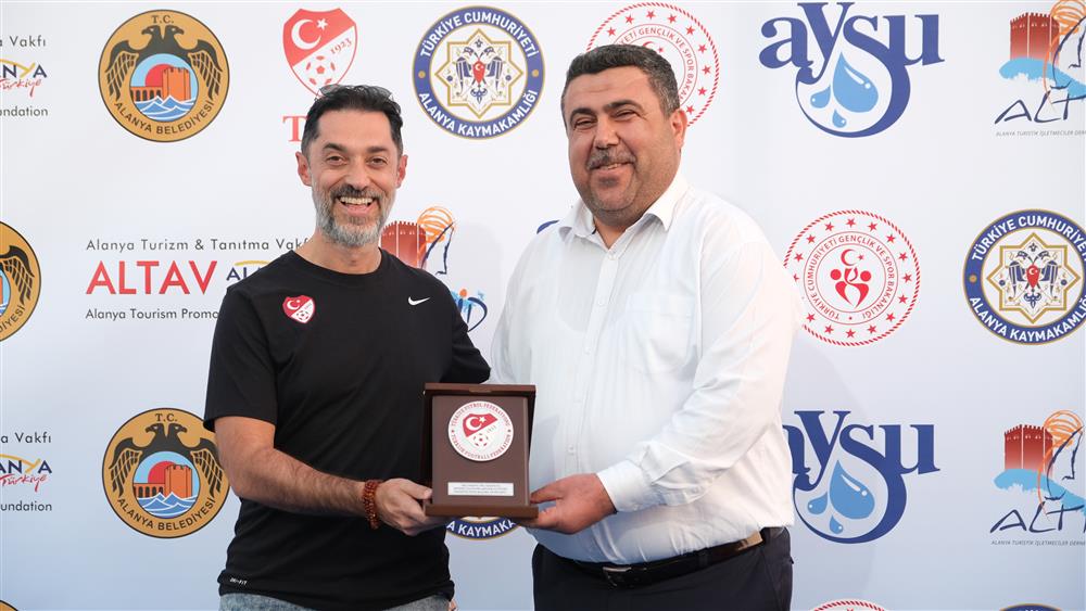 805029568798393344 8395e