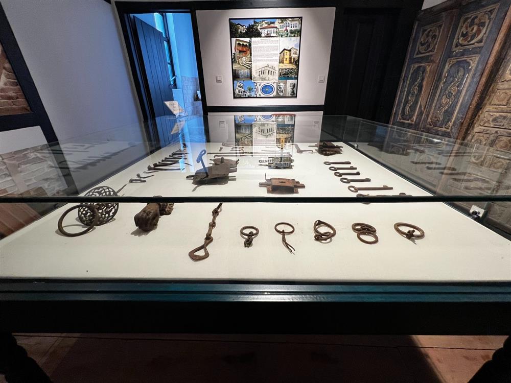 812213696549225600 44994