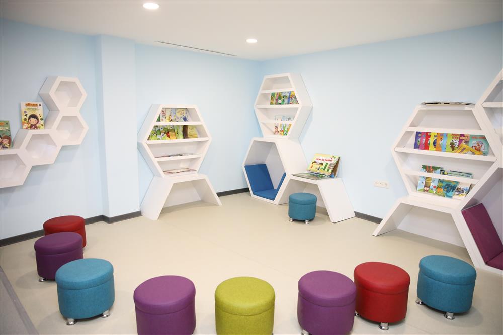 922444672317653888 70b70