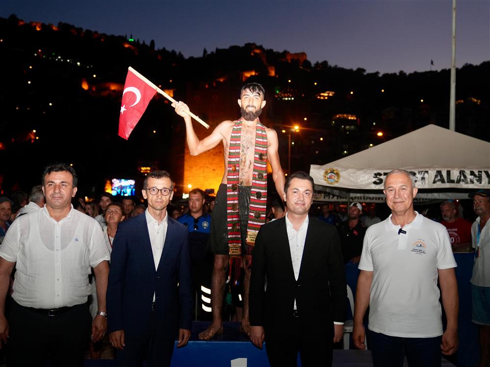 927970368750432832 ef63b