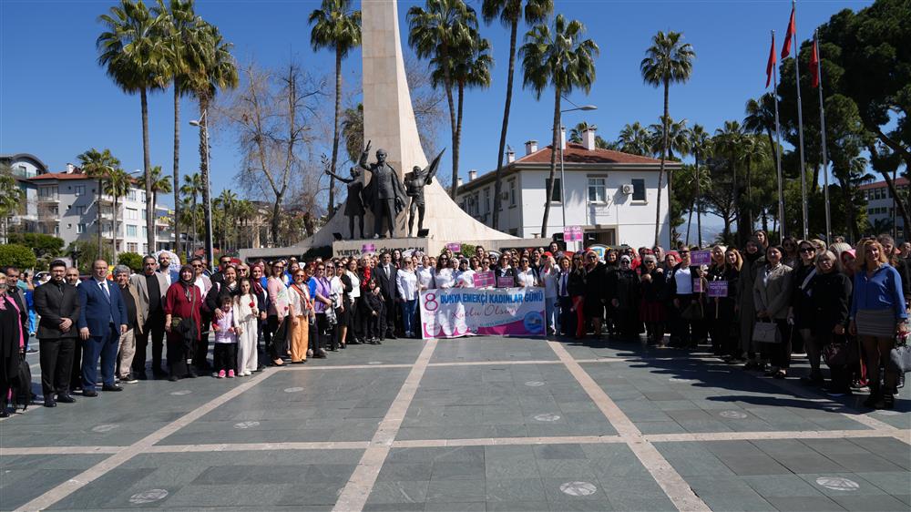 948731456223855024 b49c7