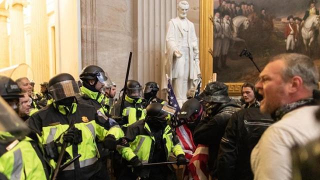 ABD KALKIŞMASI 1 son dakika abd de kongre binasi baskini 13850451 1209 m 4007b