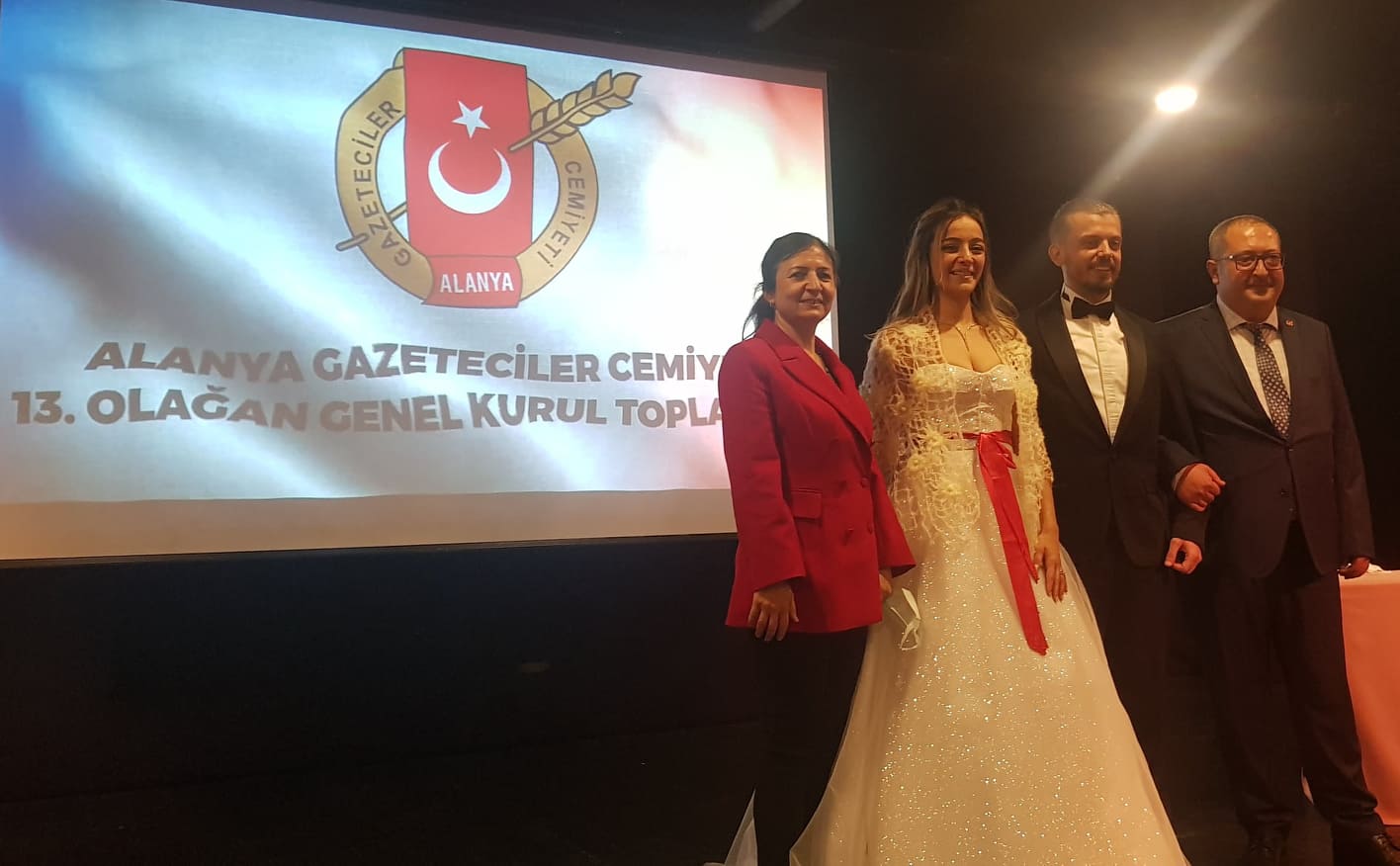 AGC SEÇİMİ 4 GELİN VE DAMAT 2e42a