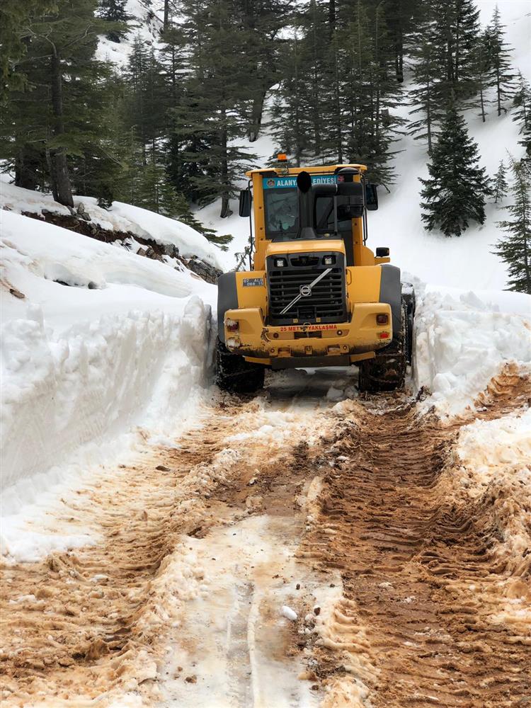 AK KAYAK 2 53502380448711648 1180a