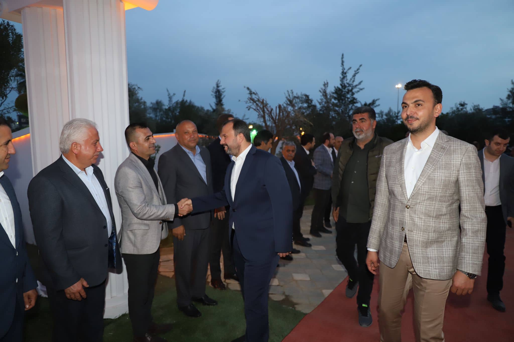 AK PARTİ İFTARINDAmahşeri kalabalık 5 9e2b6