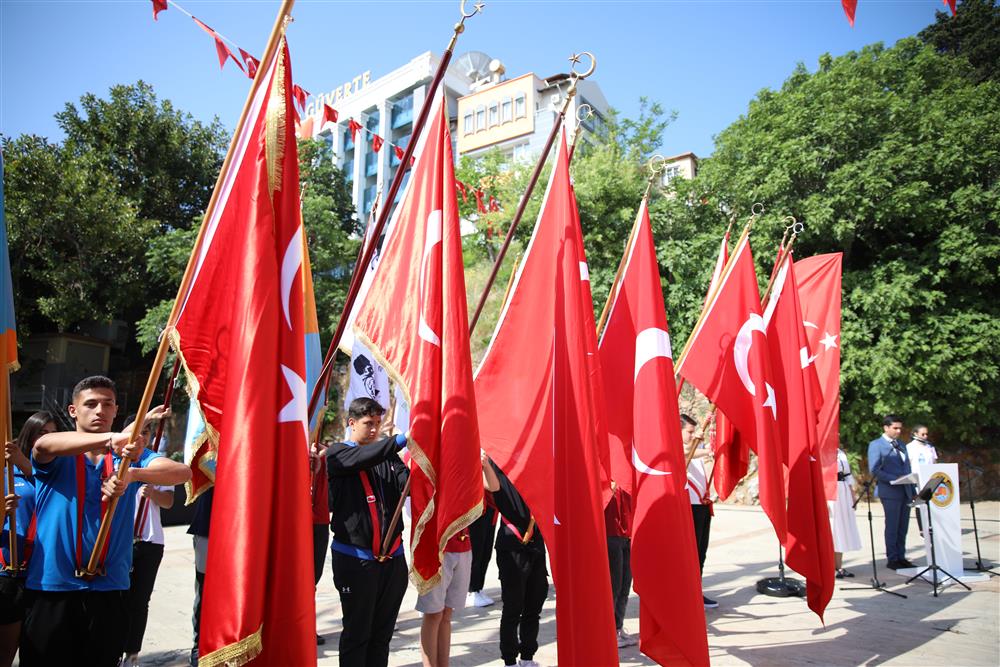 ALANYADA 19 MAYIS COŞKUSU 3 627fd