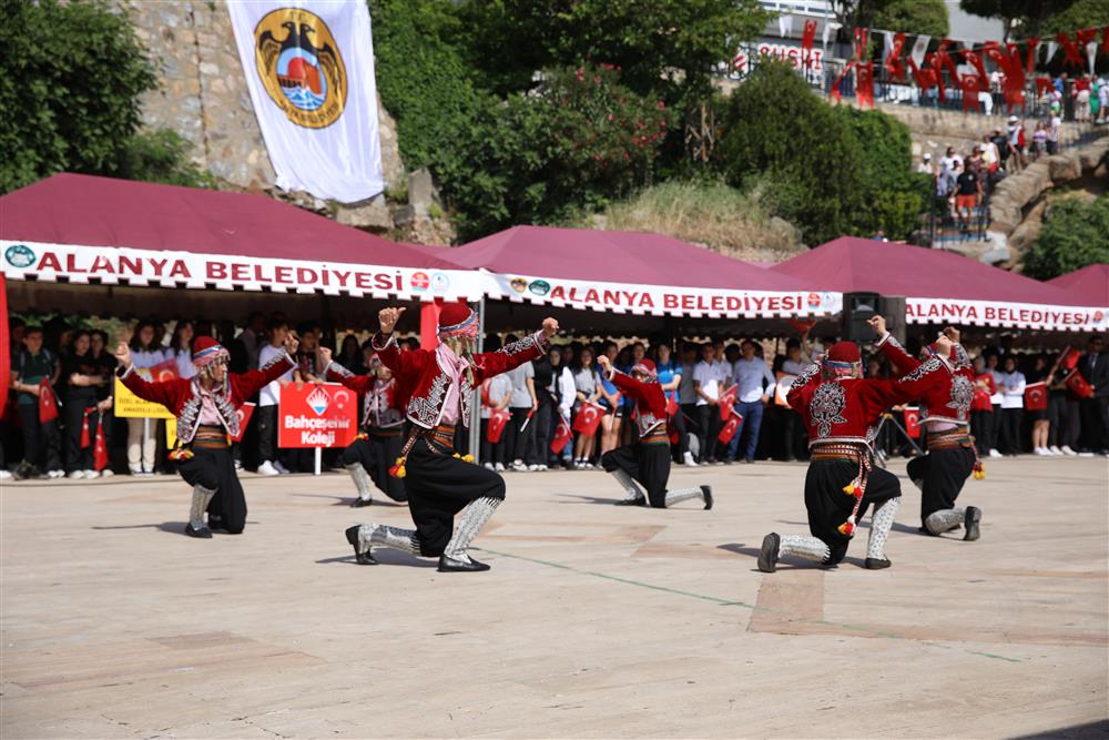 ALANYADA 19 MAYIS COŞKUSU 4 1b0eb
