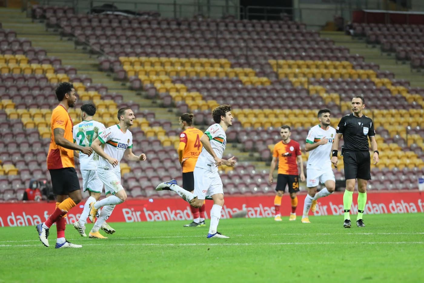 ALANYASPOR YARI İNALDE MANŞET bd5d2