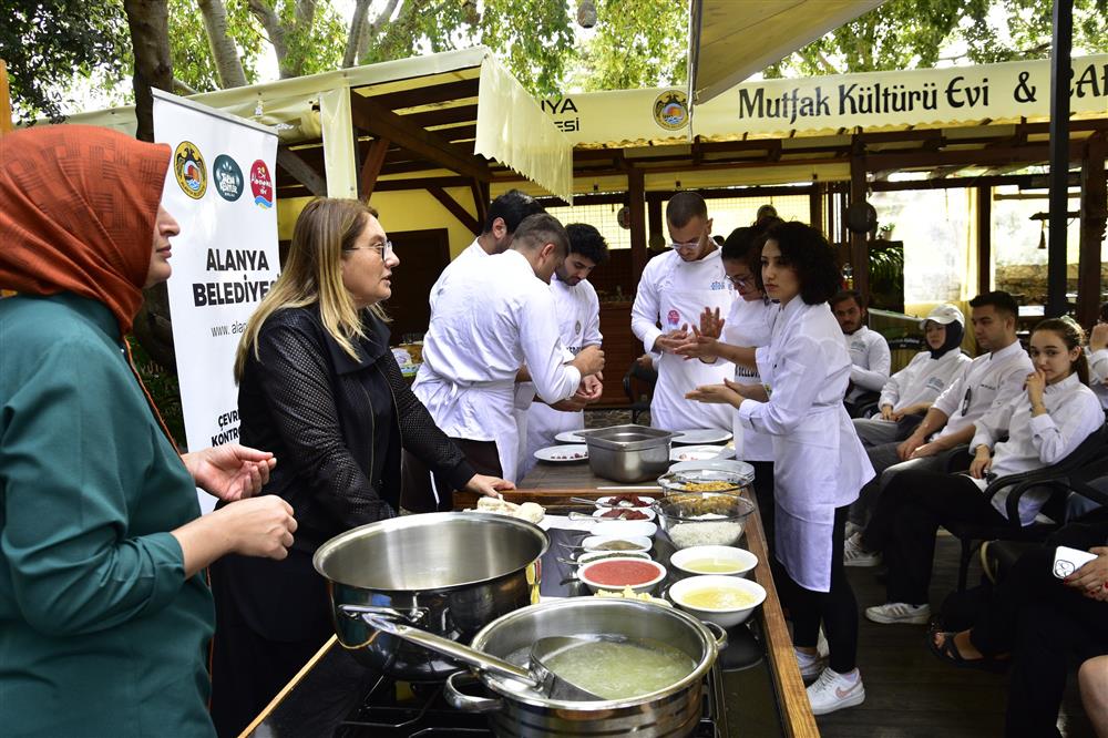 ALKÜ ÖĞRENCİLERİ 3 6e06b