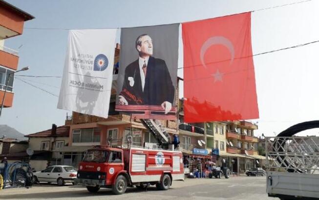 ANTALYA ALBAYRAKLA SÜSLENDİ 2 5ec1096dec10bb0b884532e9 c8aa0