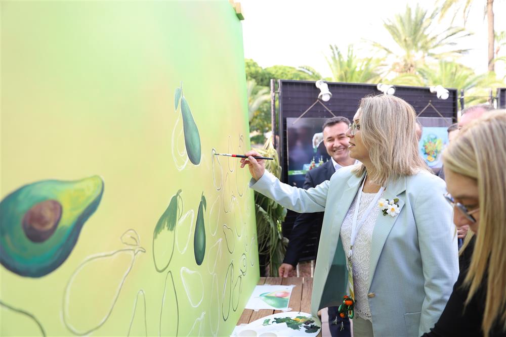 AVOKADO FESTİVALİ RESİM fa322