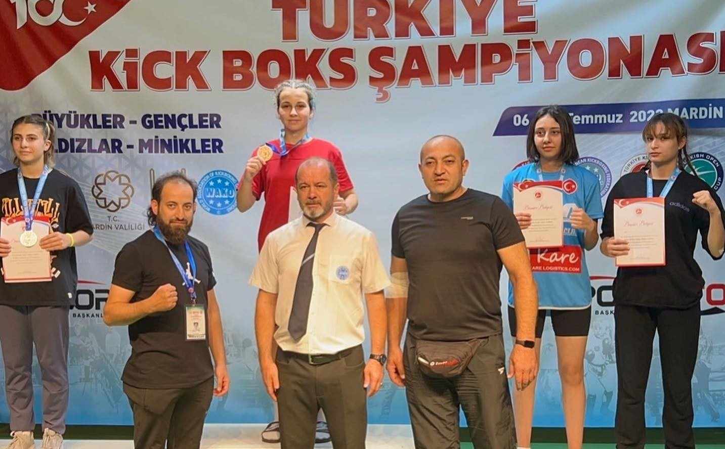AZRA UYAR 3 70dee