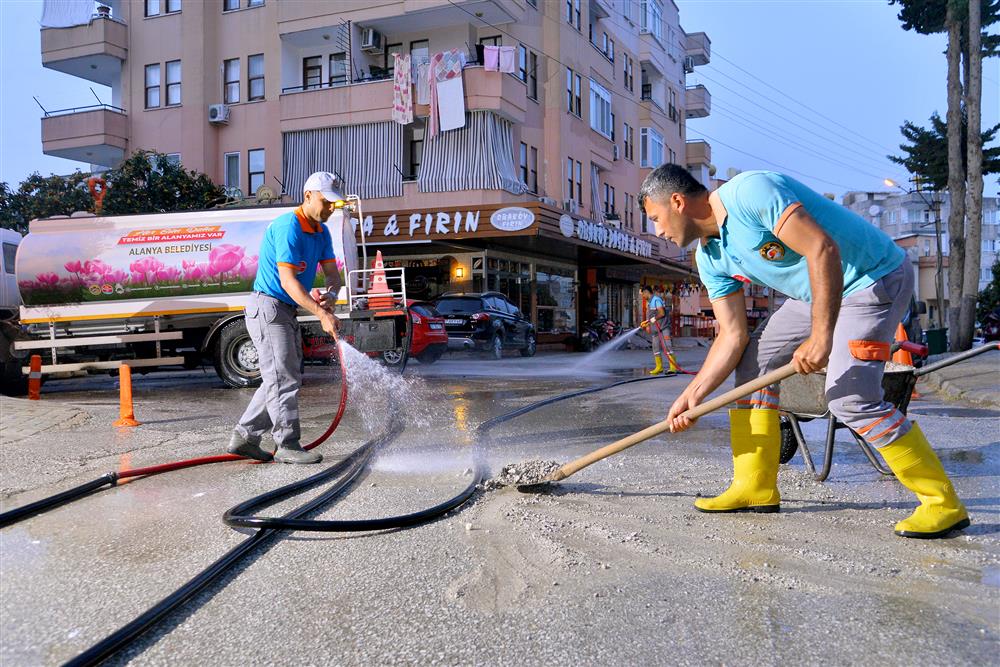 Alanya sokaklarında temizlik 2 3c797