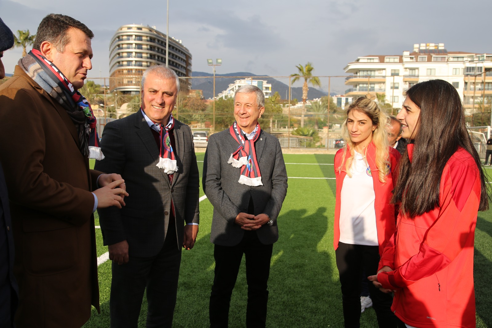 BAYAN FUTBOL TAKIMI 3 e90ef