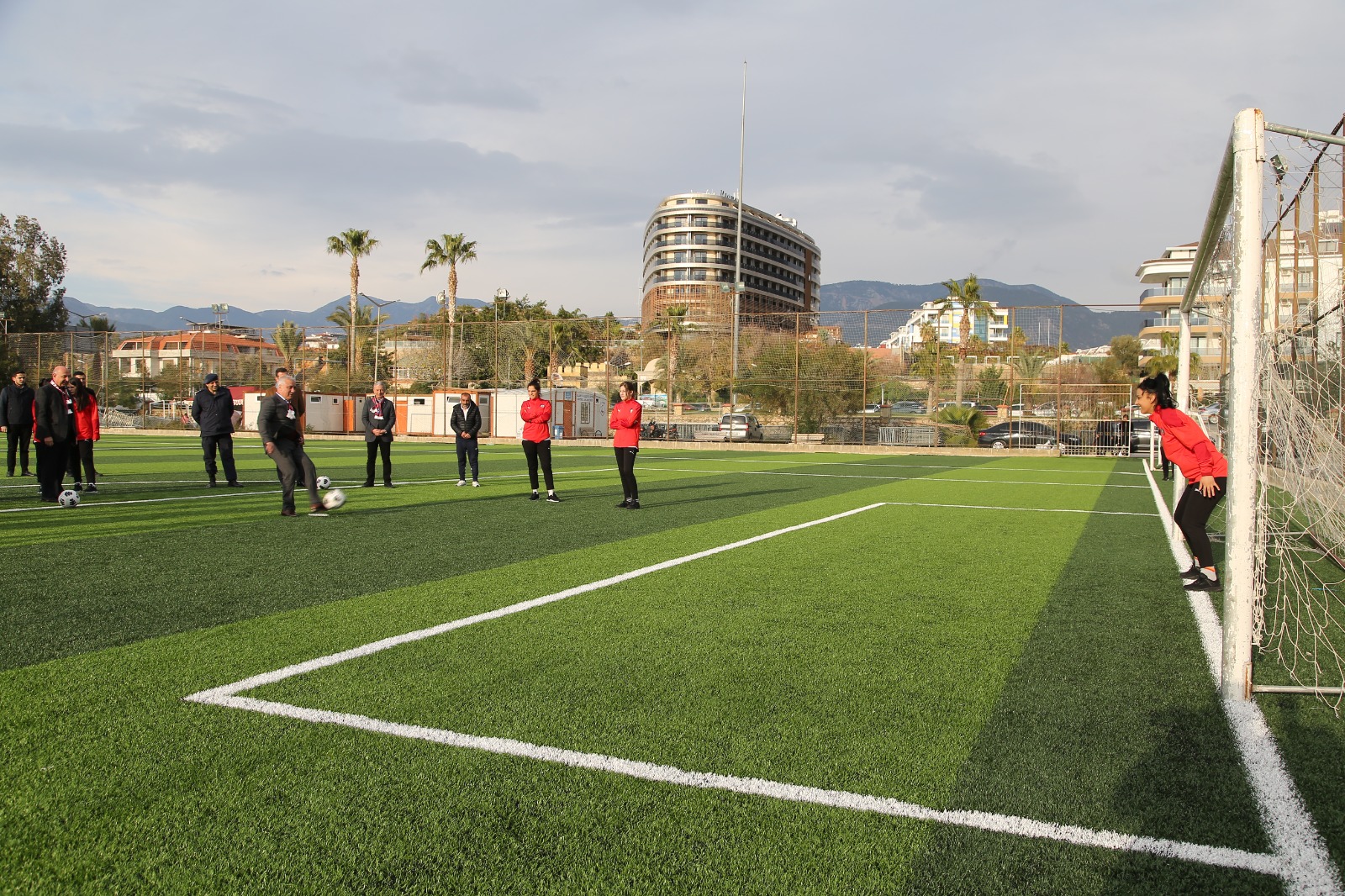 BAYAN FUTBOL TAKIMI 4 a64d4