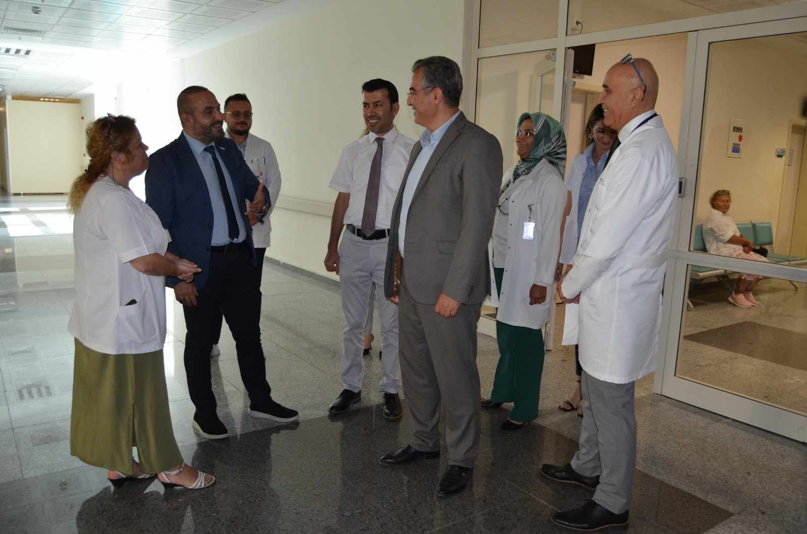BAŞHEKİMVE DOKTORLAR 4jpg 28214