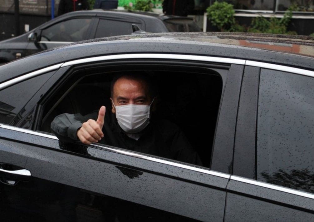 BAŞKAN BÖCEK GÖREVE GELİRKEN 2 a2615