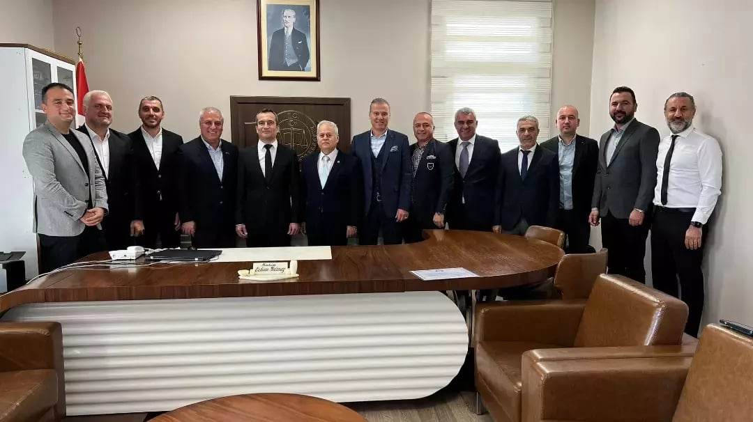 BAŞKAN ERAY VE MAZBATA 2 d6eb5