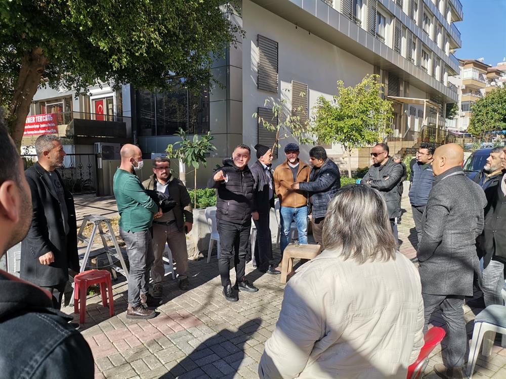 BAŞKAN PAZAR YERİ İÇİN BİLGİ VERDİ 2 00476