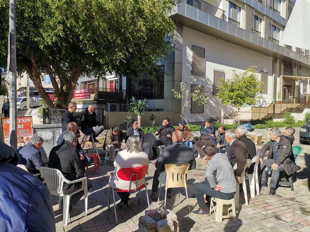 BAŞKAN PAZAR YERİ İÇİN BİLGİ VERDİ 4 177f1