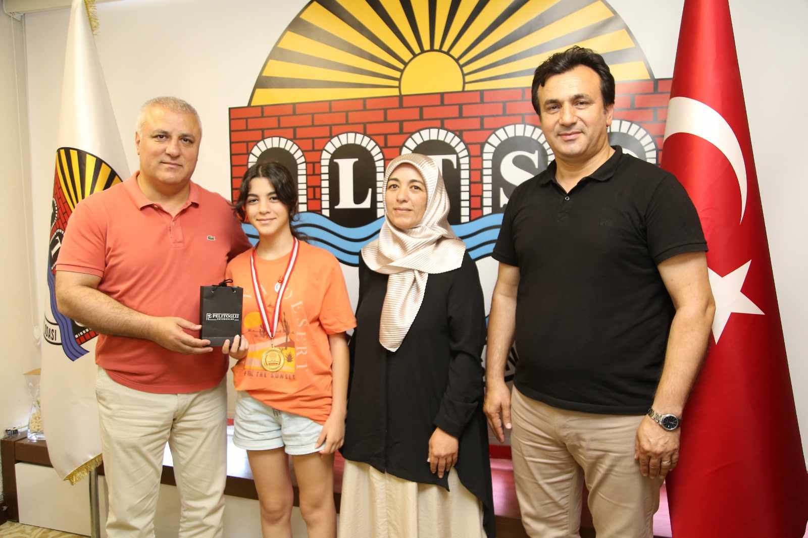 BAŞKAN VE ŞAMPİYONLAR 3 0e178