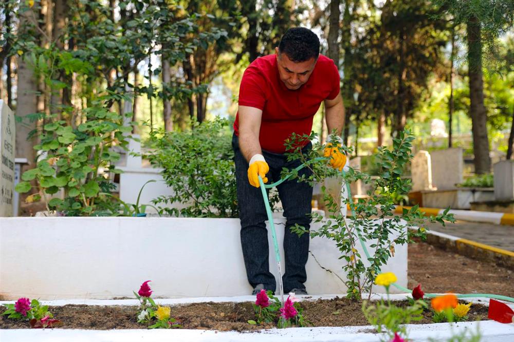 BAŞKAN ŞEHİTLİKTE 2 e91dd