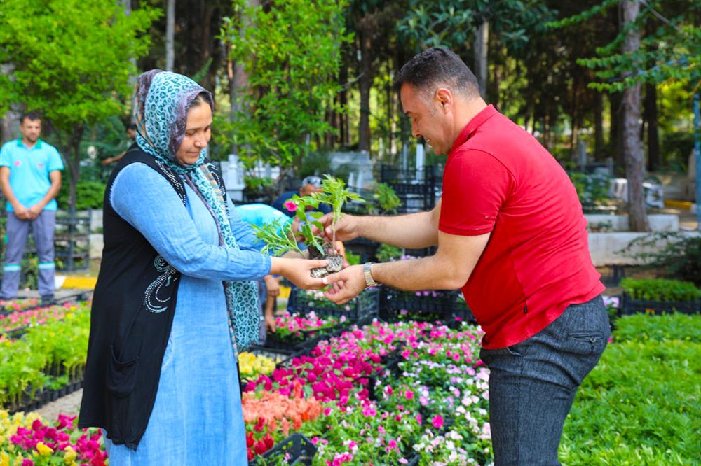 BAŞKAN ŞEHİTLİKTE 4 1af73