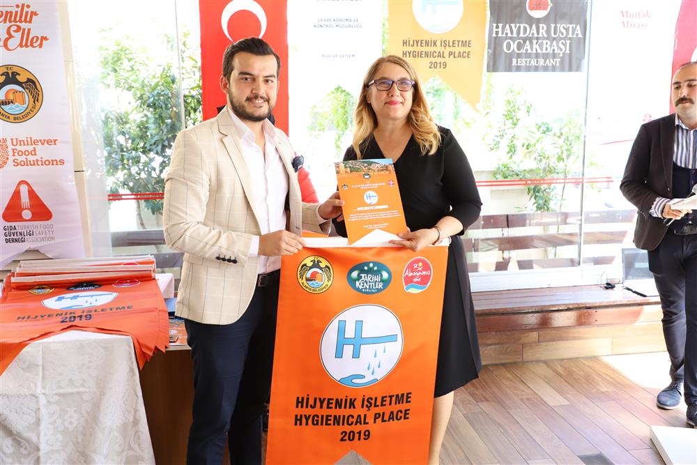 BELGE 2 278296896100759384 b0621