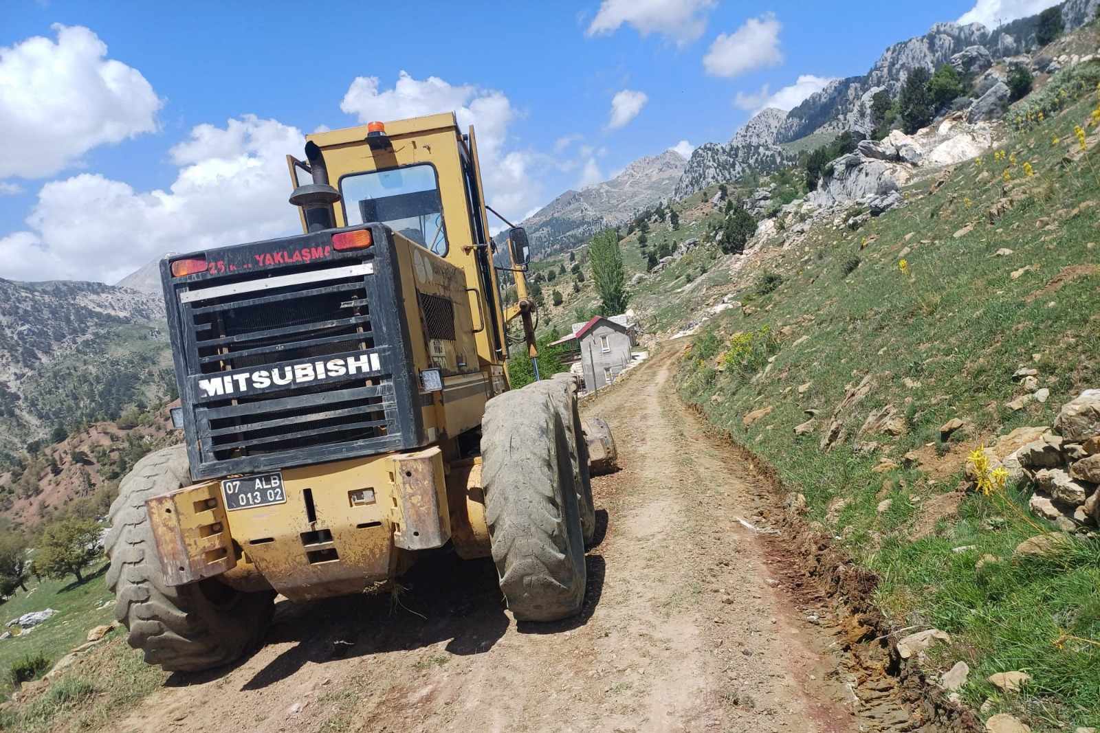 Alanya Belediyesi yayla yollarında bakım ve onarım çalışması başlattı...