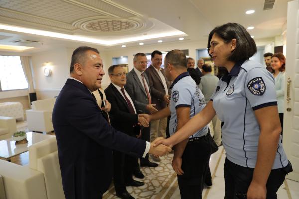BÖCEK BAYRAMLAŞTI 2 18f2f5cc8913d4ca5fd0065f5f777534 730e7