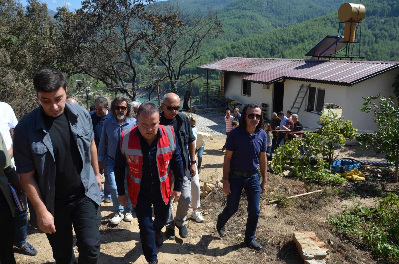 BÖCEK YANGIN BÖLGESİNDE 4 fac93