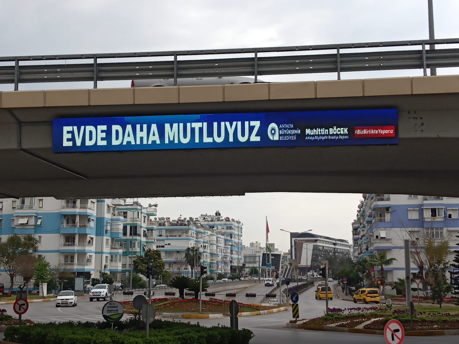 BÜYÜKŞEHİR IŞIĞI 2 basın haber foto Trafik ışıklarında Evde Kal sistemi 2 e5593